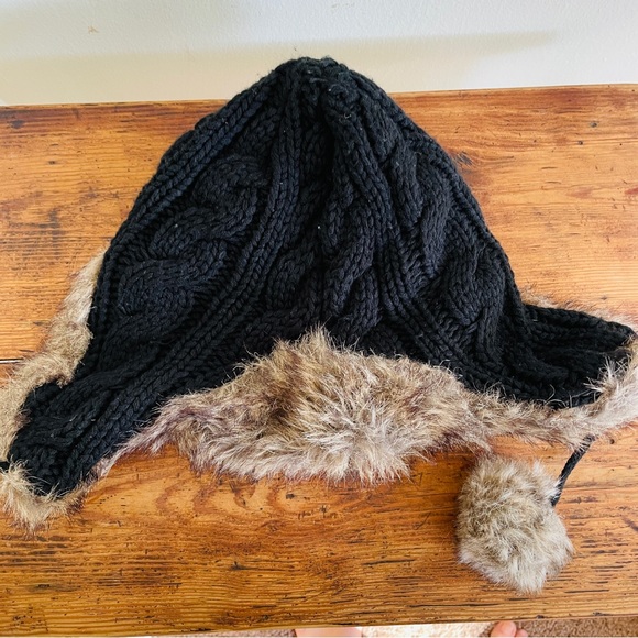 Faux Fur Black Cable Knit Trapper Hat with Pom Pom - Picture 4 of 6
